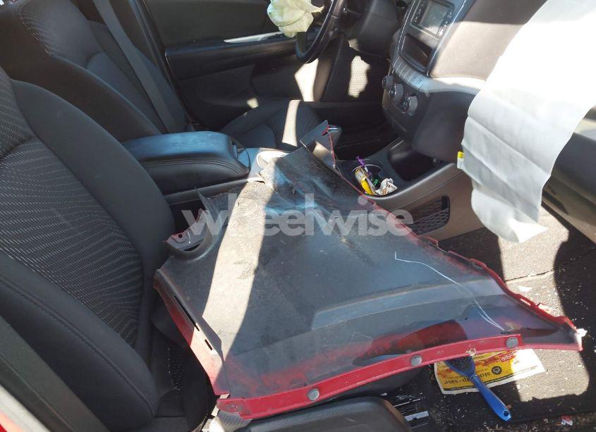 Photo 5 of 2018 Dodge Journey SE (VIN 3C4PDCAB7JT236444)