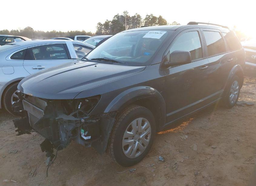 Photo 2 of 2018 Dodge Journey SE (VIN 3C4PDCAB7JT242812)