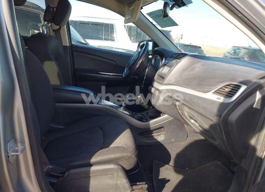 Photo 5 of 2018 Dodge Journey SE (VIN 3C4PDCAB7JT274269)