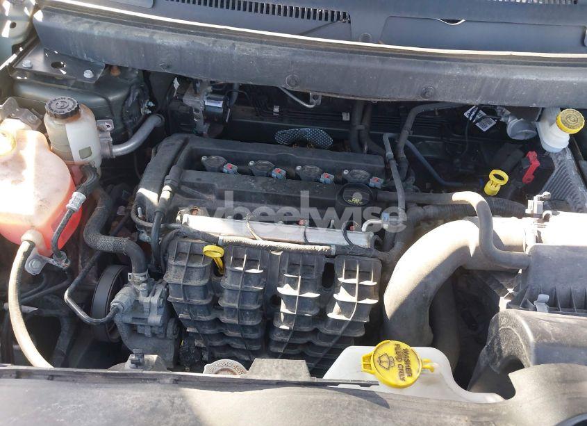 Photo 10 of 2018 Dodge Journey SE (VIN 3C4PDCAB7JT295624)