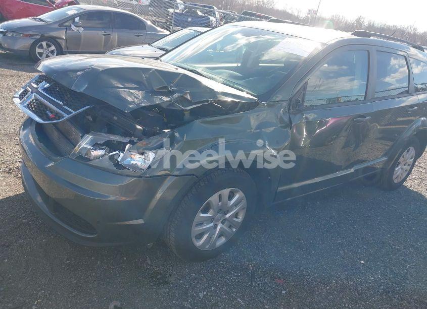 Photo 6 of 2018 Dodge Journey SE (VIN 3C4PDCAB7JT295624)