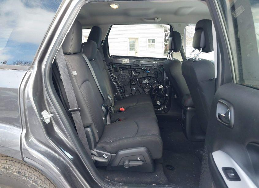 Photo 8 of 2018 Dodge Journey SE (VIN 3C4PDCAB7JT345633)