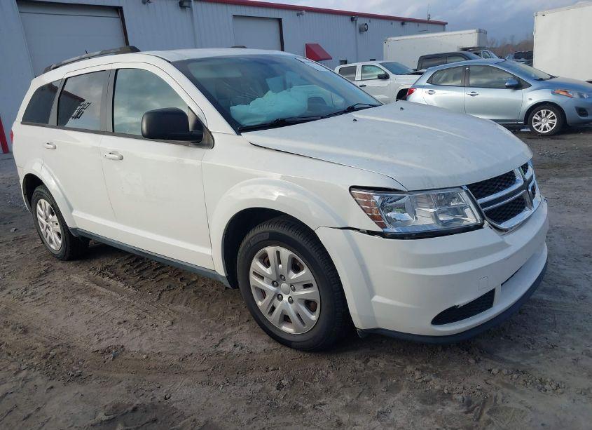 2018 Dodge Journey SE (VIN 3C4PDCAB7JT357314) main photo