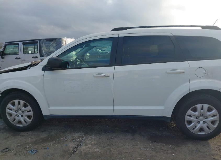 Photo 15 of 2018 Dodge Journey SE (VIN 3C4PDCAB7JT357314)