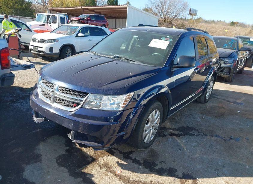 Photo 2 of 2018 Dodge Journey SE (VIN 3C4PDCAB7JT363369)