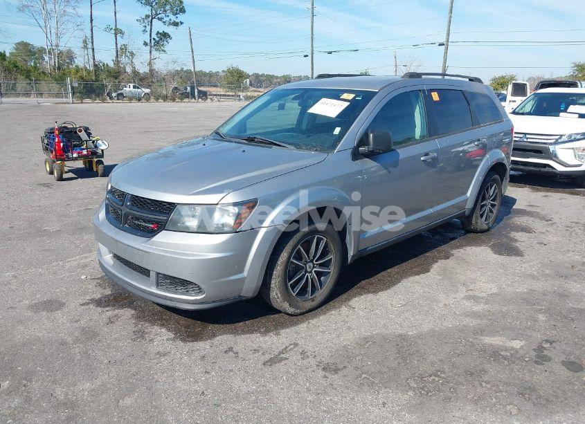 Photo 2 of 2018 Dodge Journey SE (VIN 3C4PDCAB7JT382066)
