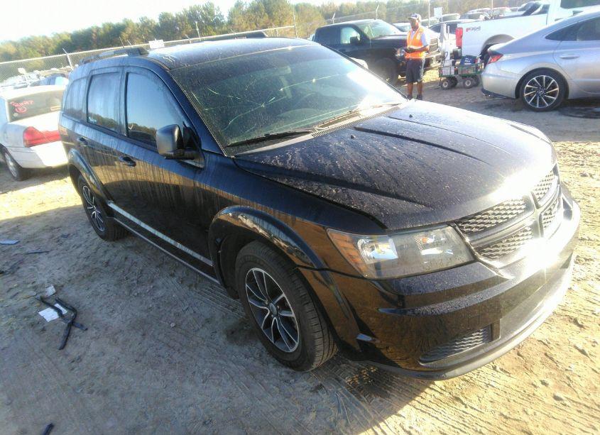 2018 Dodge Journey SE (VIN 3C4PDCAB7JT383282) main photo