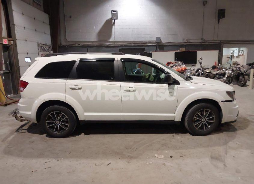 Photo 13 of 2018 Dodge Journey SE (VIN 3C4PDCAB7JT428818)