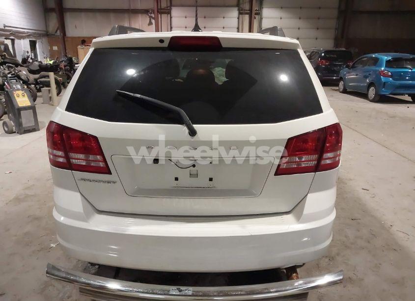 Photo 16 of 2018 Dodge Journey SE (VIN 3C4PDCAB7JT428818)