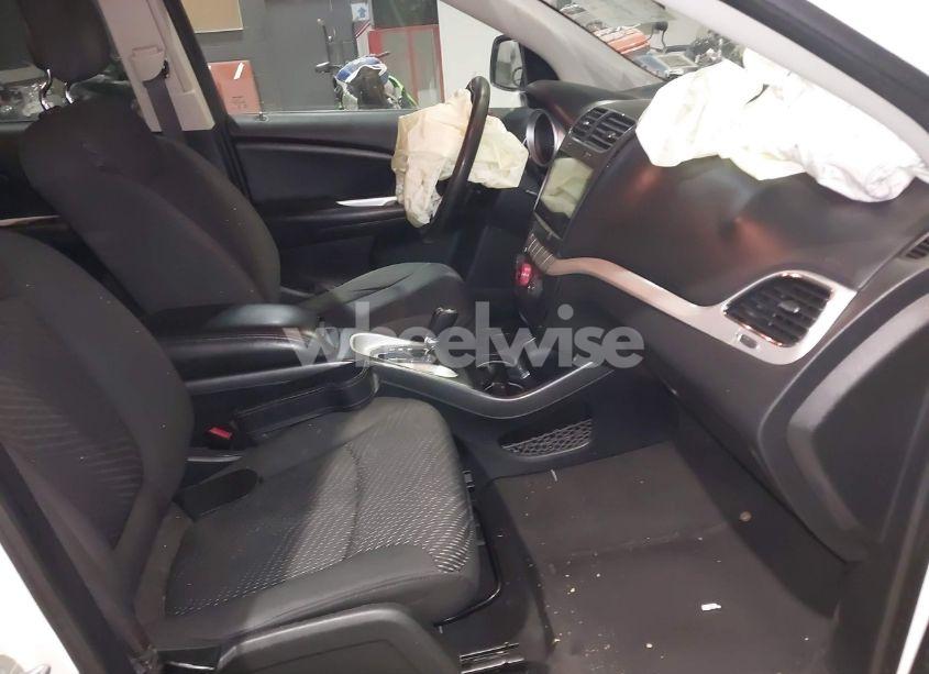 Photo 5 of 2018 Dodge Journey SE (VIN 3C4PDCAB7JT428818)