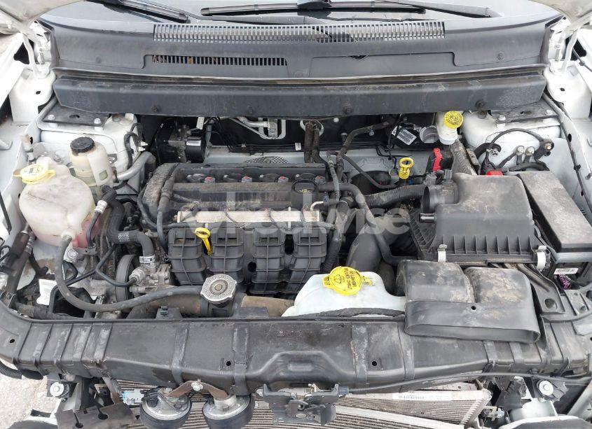 Photo 10 of 2018 Dodge Journey SE (VIN 3C4PDCAB7JT447675)