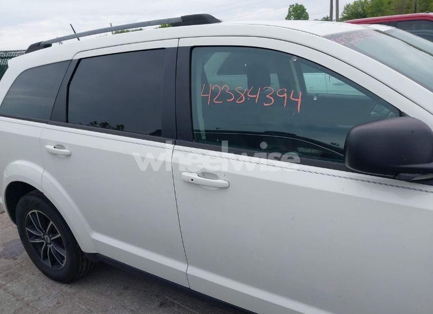 Photo 14 of 2018 Dodge Journey SE (VIN 3C4PDCAB7JT447675)