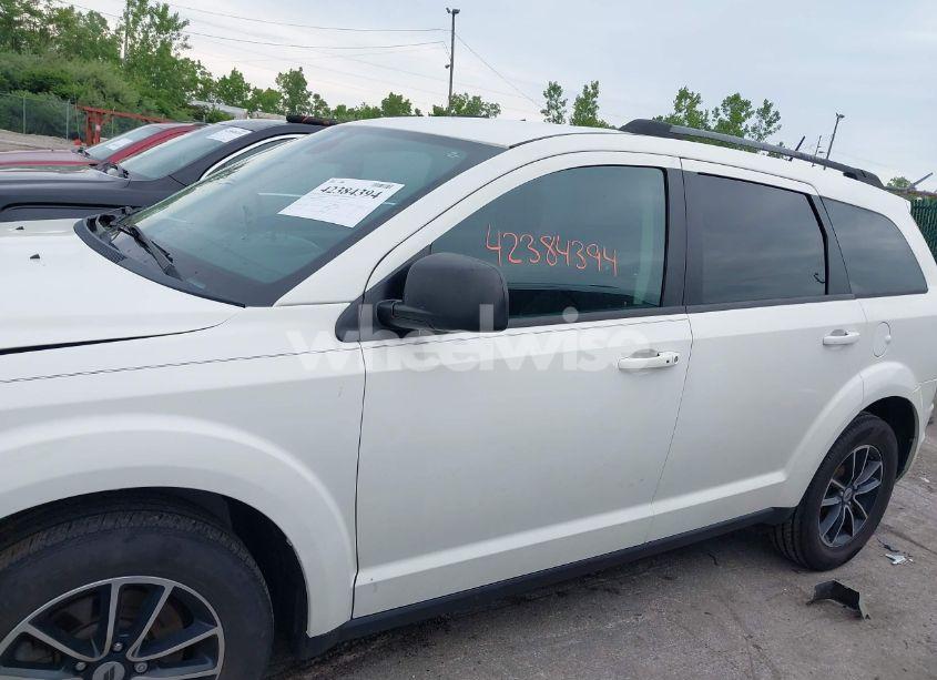 Photo 15 of 2018 Dodge Journey SE (VIN 3C4PDCAB7JT447675)