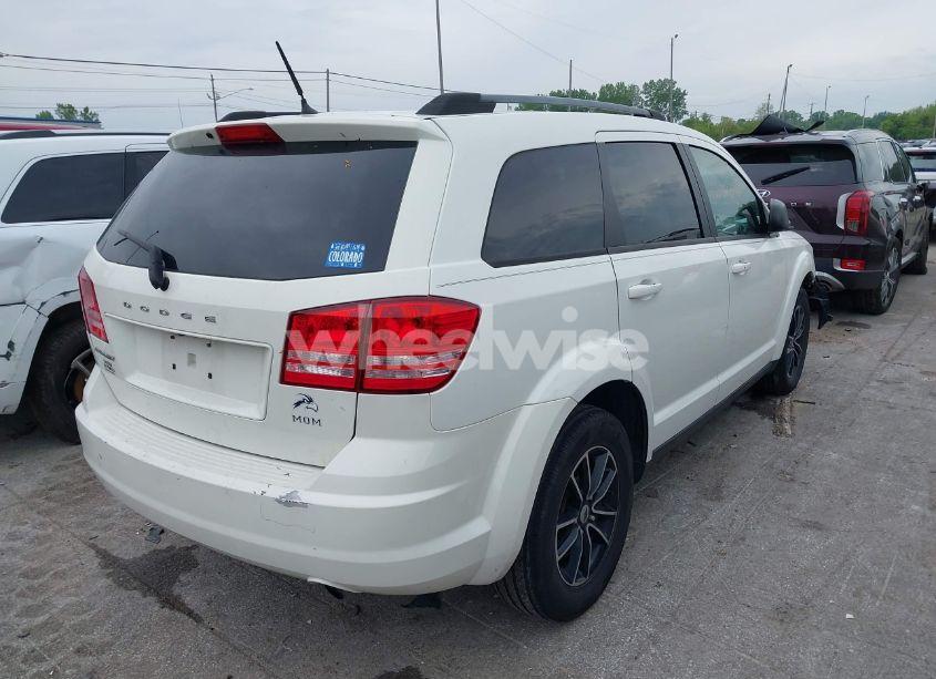 Photo 4 of 2018 Dodge Journey SE (VIN 3C4PDCAB7JT447675)