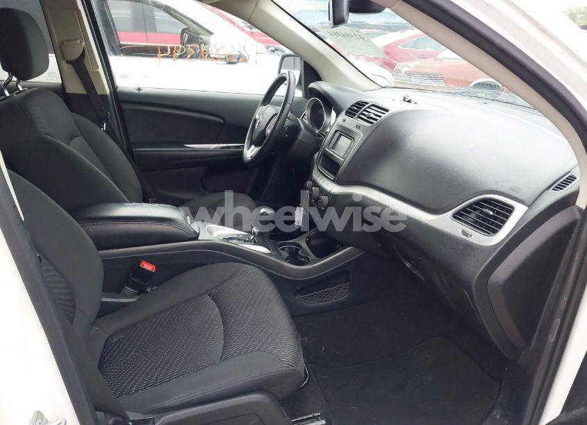 Photo 5 of 2018 Dodge Journey SE (VIN 3C4PDCAB7JT447675)