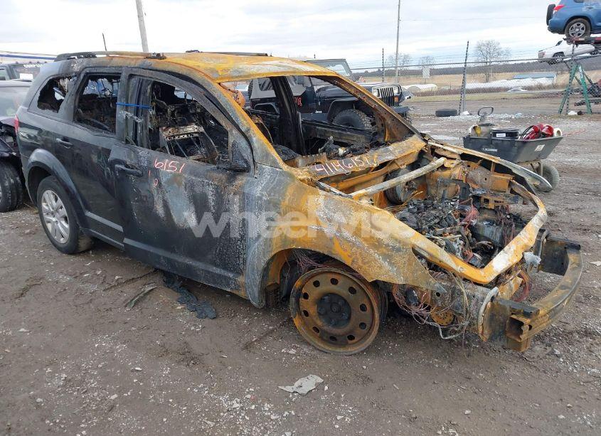 2018 Dodge Journey SE (VIN 3C4PDCAB7JT474021) main photo