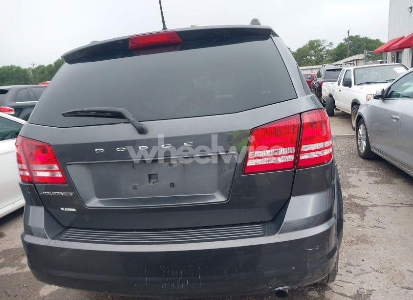 Photo 16 of 2018 Dodge Journey SE (VIN 3C4PDCAB7JT511780)