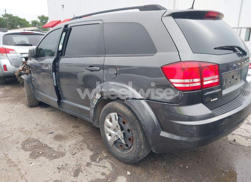 Photo 3 of 2018 Dodge Journey SE (VIN 3C4PDCAB7JT511780)