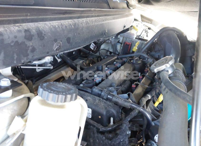 Photo 10 of 2018 Dodge Journey SE (VIN 3C4PDCAB7JT521046)