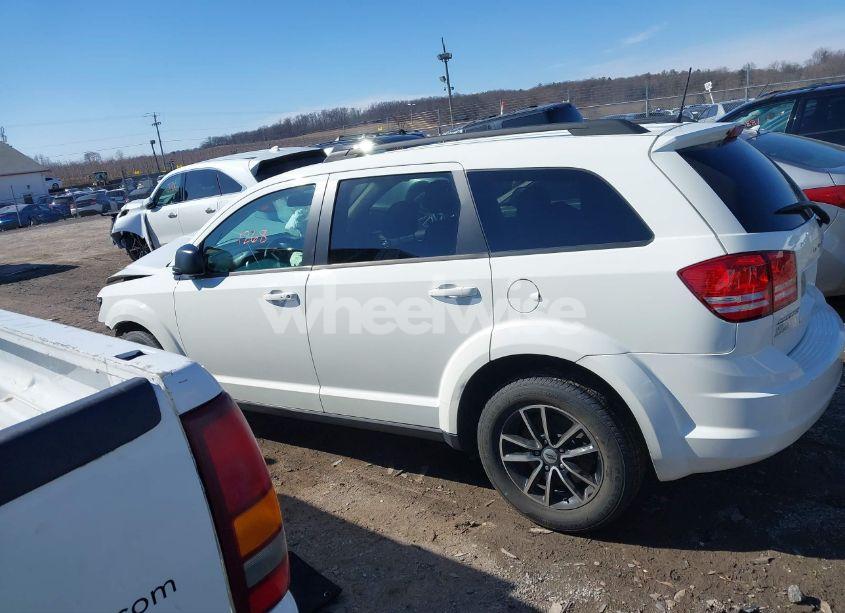 Photo 14 of 2018 Dodge Journey SE (VIN 3C4PDCAB7JT521046)