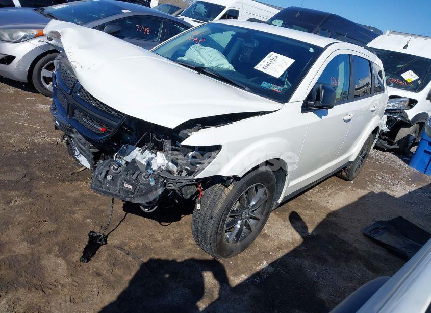 Photo 2 of 2018 Dodge Journey SE (VIN 3C4PDCAB7JT521046)