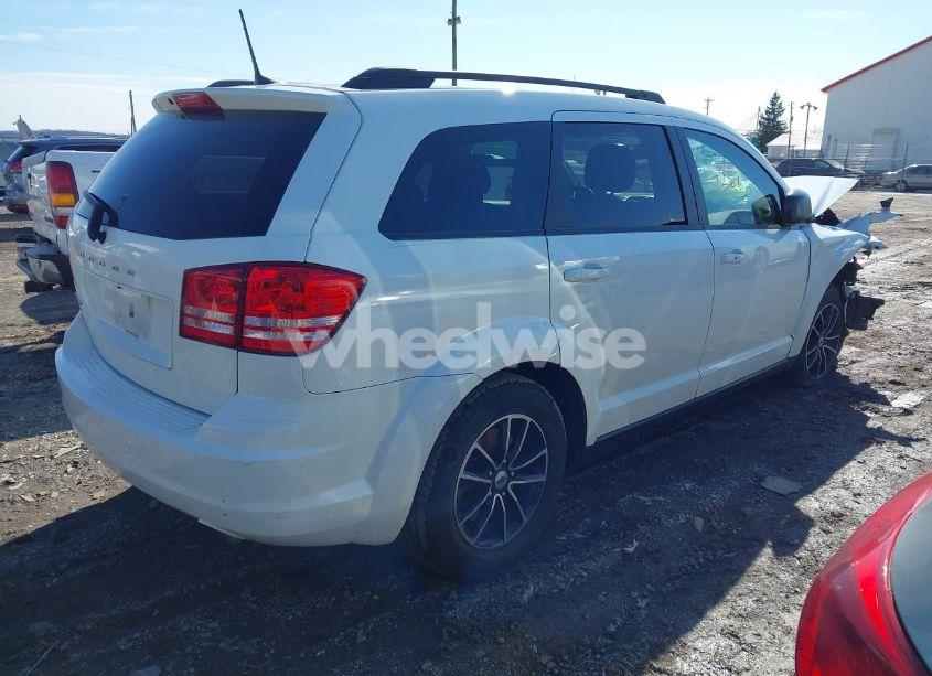 Photo 4 of 2018 Dodge Journey SE (VIN 3C4PDCAB7JT521046)