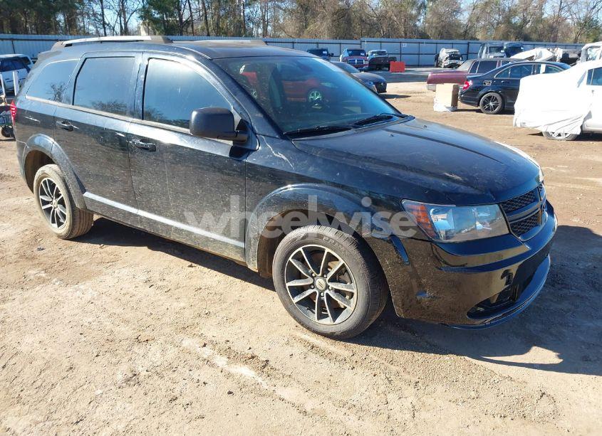 2018 Dodge Journey SE (VIN 3C4PDCAB7JT534640) main photo