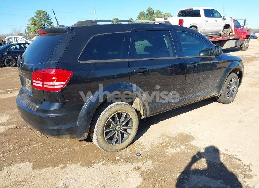 Photo 4 of 2018 Dodge Journey SE (VIN 3C4PDCAB7JT534640)