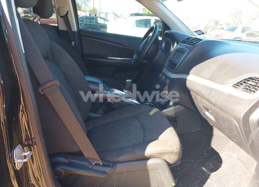 Photo 5 of 2018 Dodge Journey SE (VIN 3C4PDCAB7JT534640)