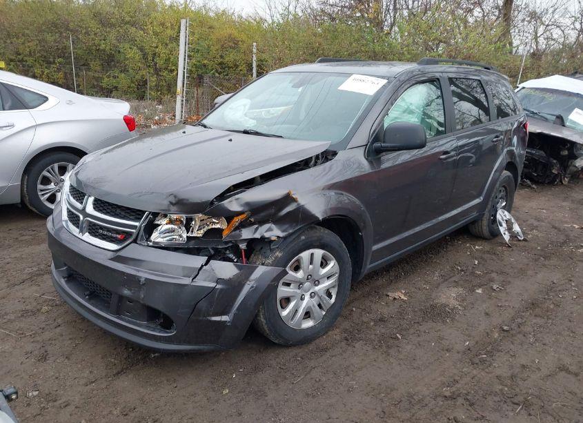 Photo 2 of 2018 Dodge Journey SE (VIN 3C4PDCAB7JT534976)
