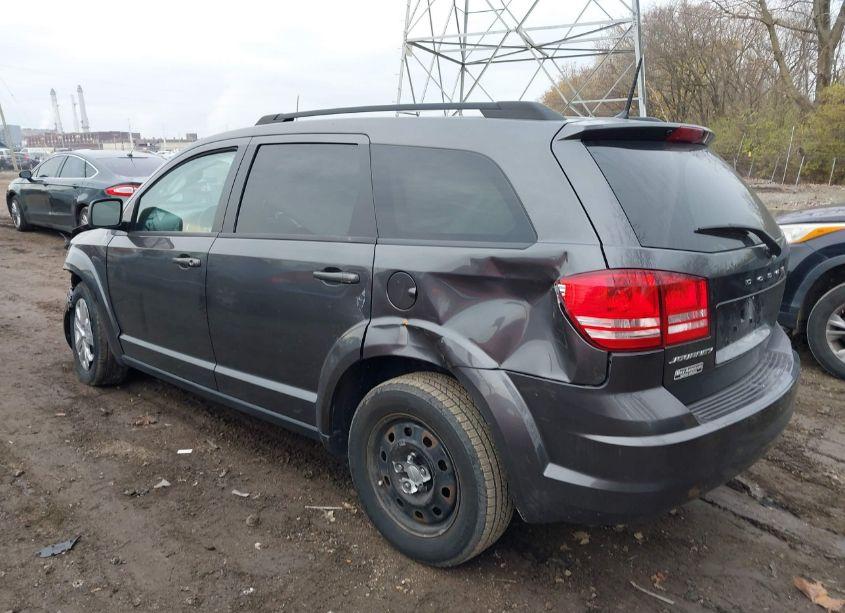 Photo 3 of 2018 Dodge Journey SE (VIN 3C4PDCAB7JT534976)
