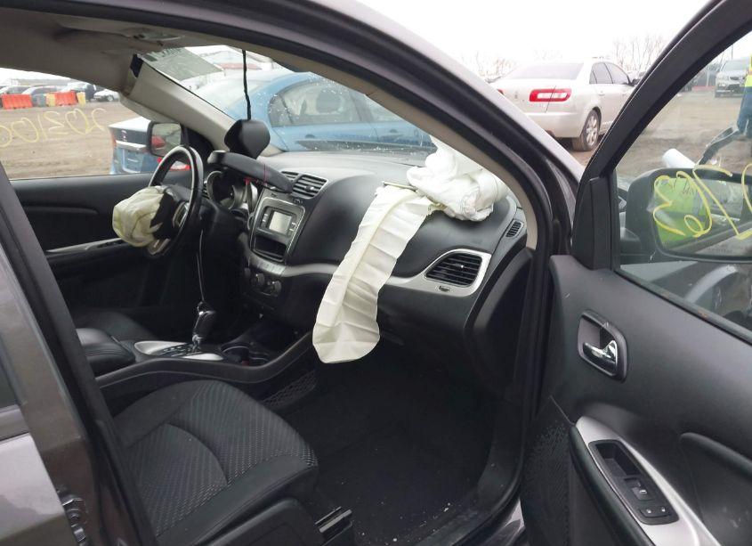 Photo 5 of 2018 Dodge Journey SE (VIN 3C4PDCAB7JT534976)