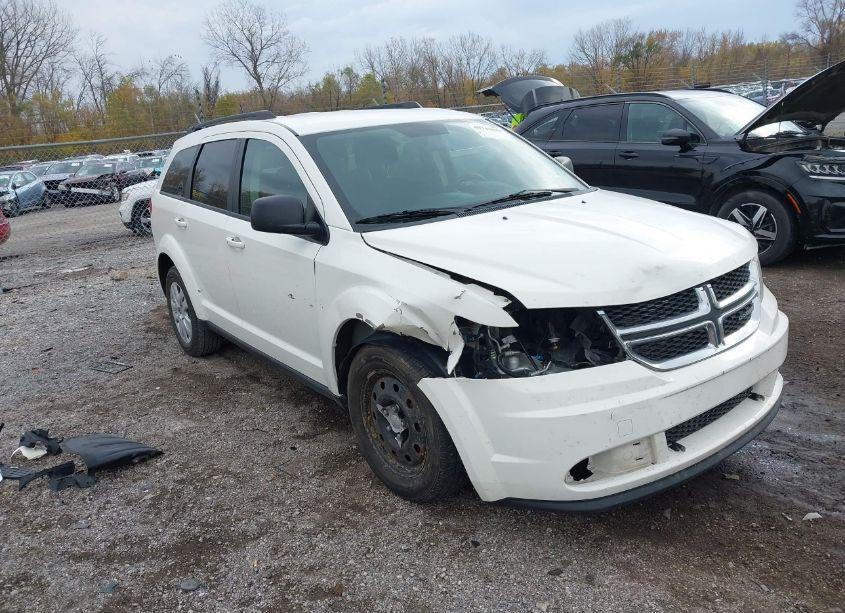 2016 Dodge Journey SE (VIN 3C4PDCAB8GT164355) main photo
