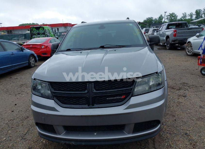 Photo 12 of 2018 Dodge Journey SE (VIN 3C4PDCAB8JT229700)