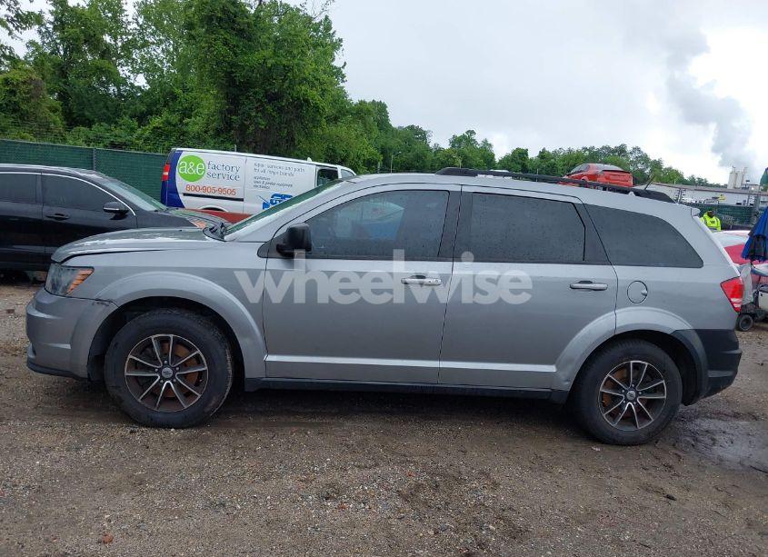 Photo 14 of 2018 Dodge Journey SE (VIN 3C4PDCAB8JT229700)