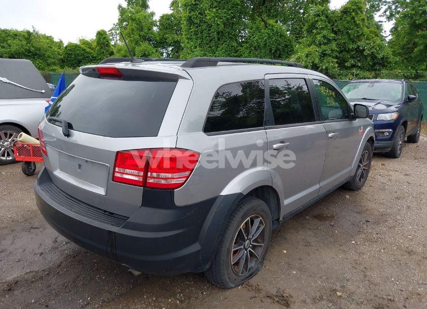 Photo 4 of 2018 Dodge Journey SE (VIN 3C4PDCAB8JT229700)