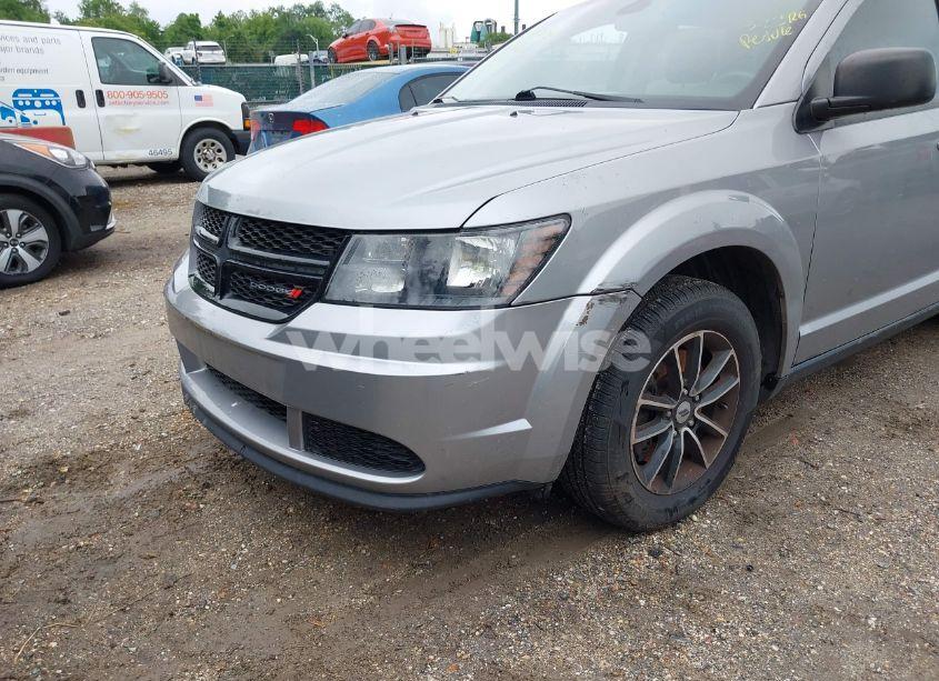 Photo 6 of 2018 Dodge Journey SE (VIN 3C4PDCAB8JT229700)