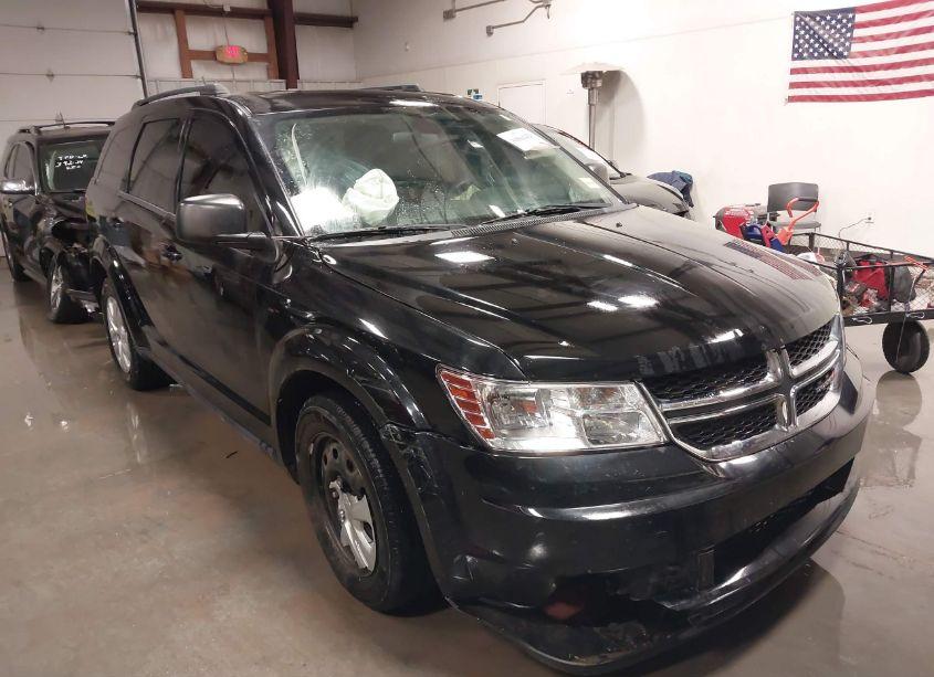 2018 Dodge Journey SE (VIN 3C4PDCAB8JT242608) main photo
