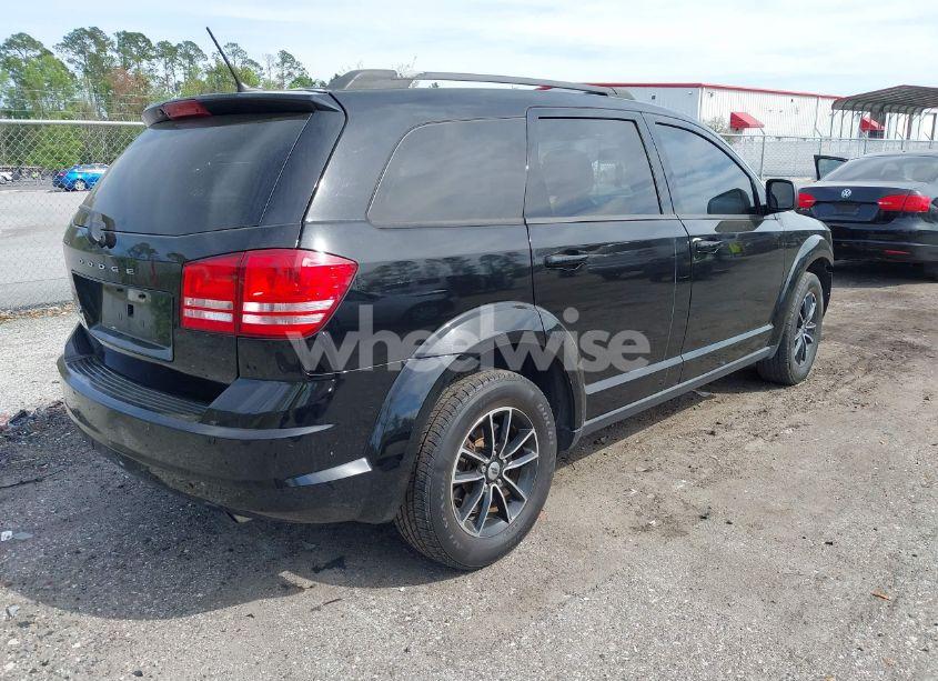 Photo 4 of 2018 Dodge Journey SE (VIN 3C4PDCAB8JT274099)