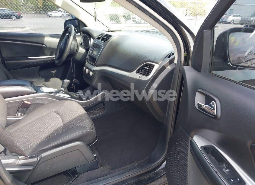 Photo 5 of 2018 Dodge Journey SE (VIN 3C4PDCAB8JT274099)