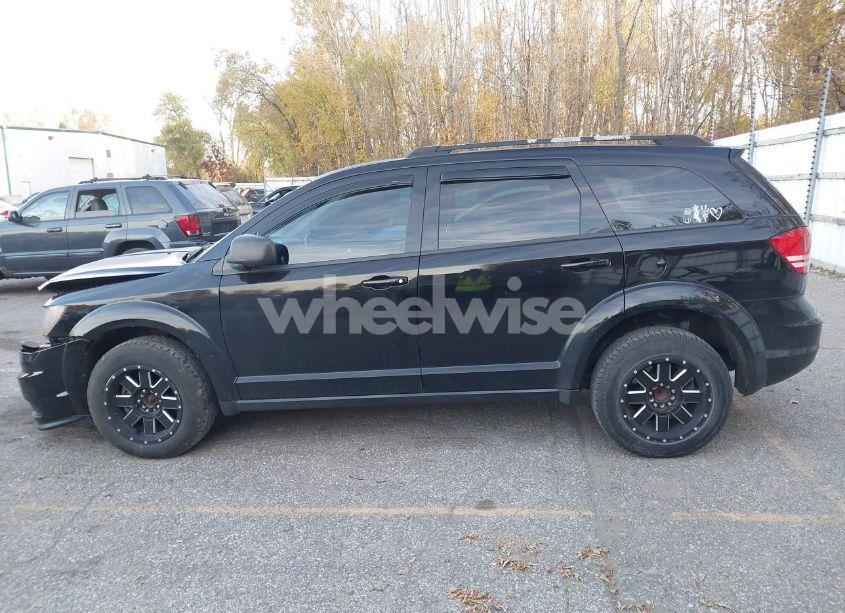 Photo 14 of 2018 Dodge Journey SE (VIN 3C4PDCAB8JT295146)