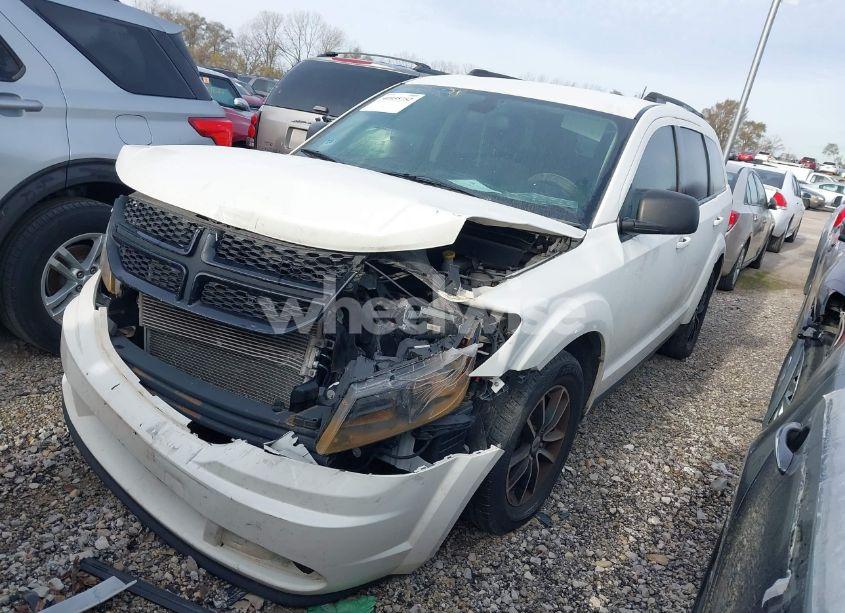 Photo 2 of 2018 Dodge Journey SE (VIN 3C4PDCAB8JT382500)