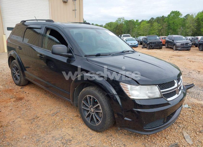 2018 Dodge Journey SE (VIN 3C4PDCAB8JT439584) main photo