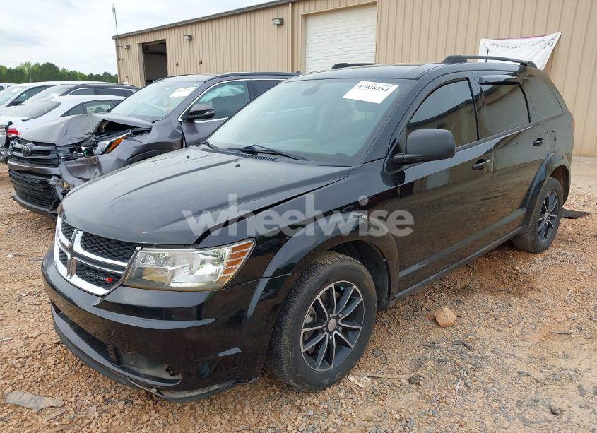 Photo 2 of 2018 Dodge Journey SE (VIN 3C4PDCAB8JT439584)