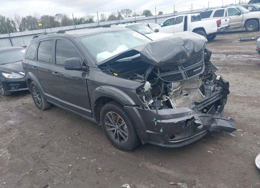 2018 Dodge Journey SE (VIN 3C4PDCAB8JT444106) main photo