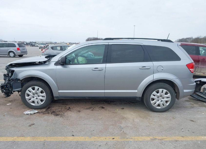 Photo 15 of 2018 Dodge Journey SE (VIN 3C4PDCAB8JT490860)