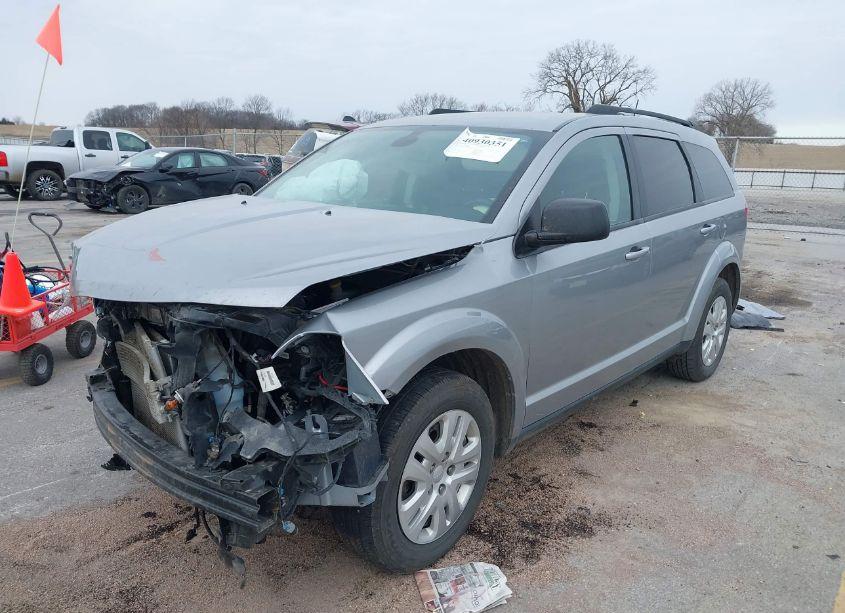 Photo 2 of 2018 Dodge Journey SE (VIN 3C4PDCAB8JT490860)