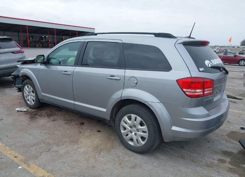 Photo 3 of 2018 Dodge Journey SE (VIN 3C4PDCAB8JT490860)