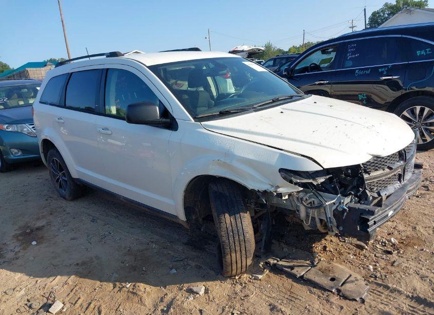 2018 Dodge Journey SE (VIN 3C4PDCAB8JT519578) main photo