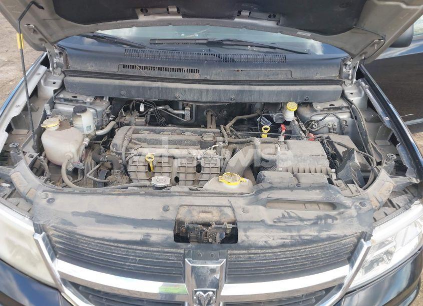 Photo 10 of 2018 Dodge Journey SE (VIN 3C4PDCAB8JT520021)